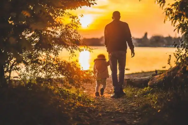 image of dad and child - parental alienation Herefordshire
